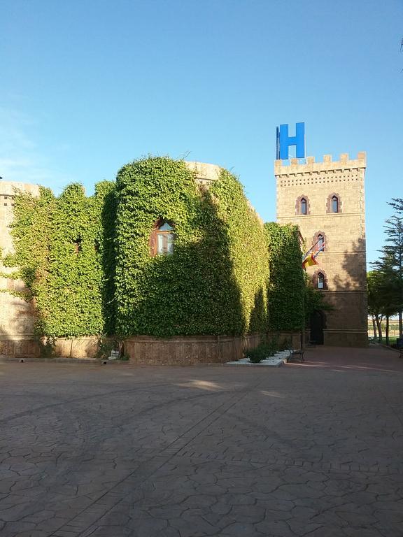 Hotel Vinedos Y Bodegas El Castillo Villarrobledo Eksteriør billede