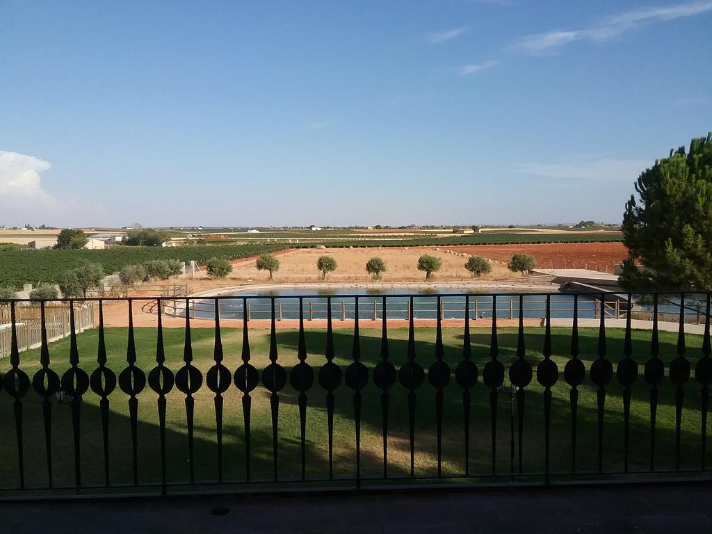 Hotel Vinedos Y Bodegas El Castillo Villarrobledo Eksteriør billede