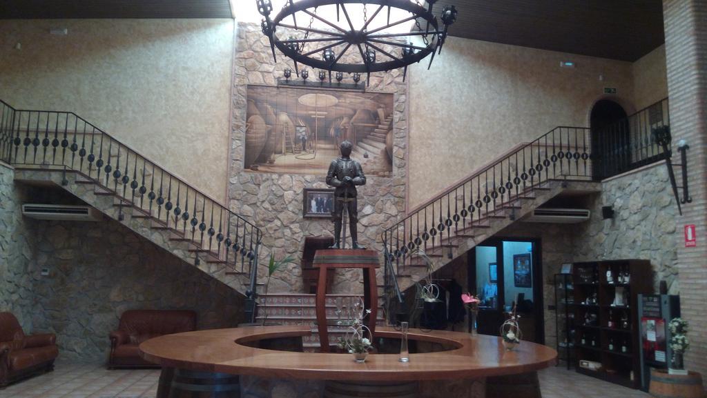 Hotel Vinedos Y Bodegas El Castillo Villarrobledo Eksteriør billede