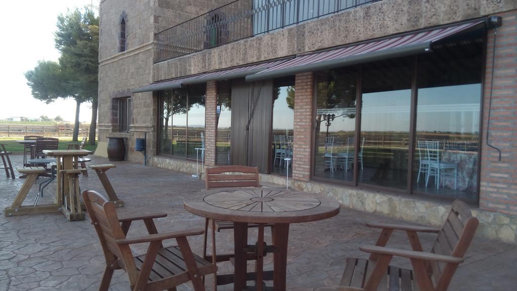 Hotel Vinedos Y Bodegas El Castillo Villarrobledo Eksteriør billede